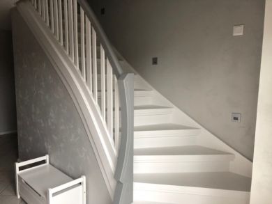 Treppe Einfamilienhaus streichen - Malerin Claudia Techau - Jübek - Schleswig